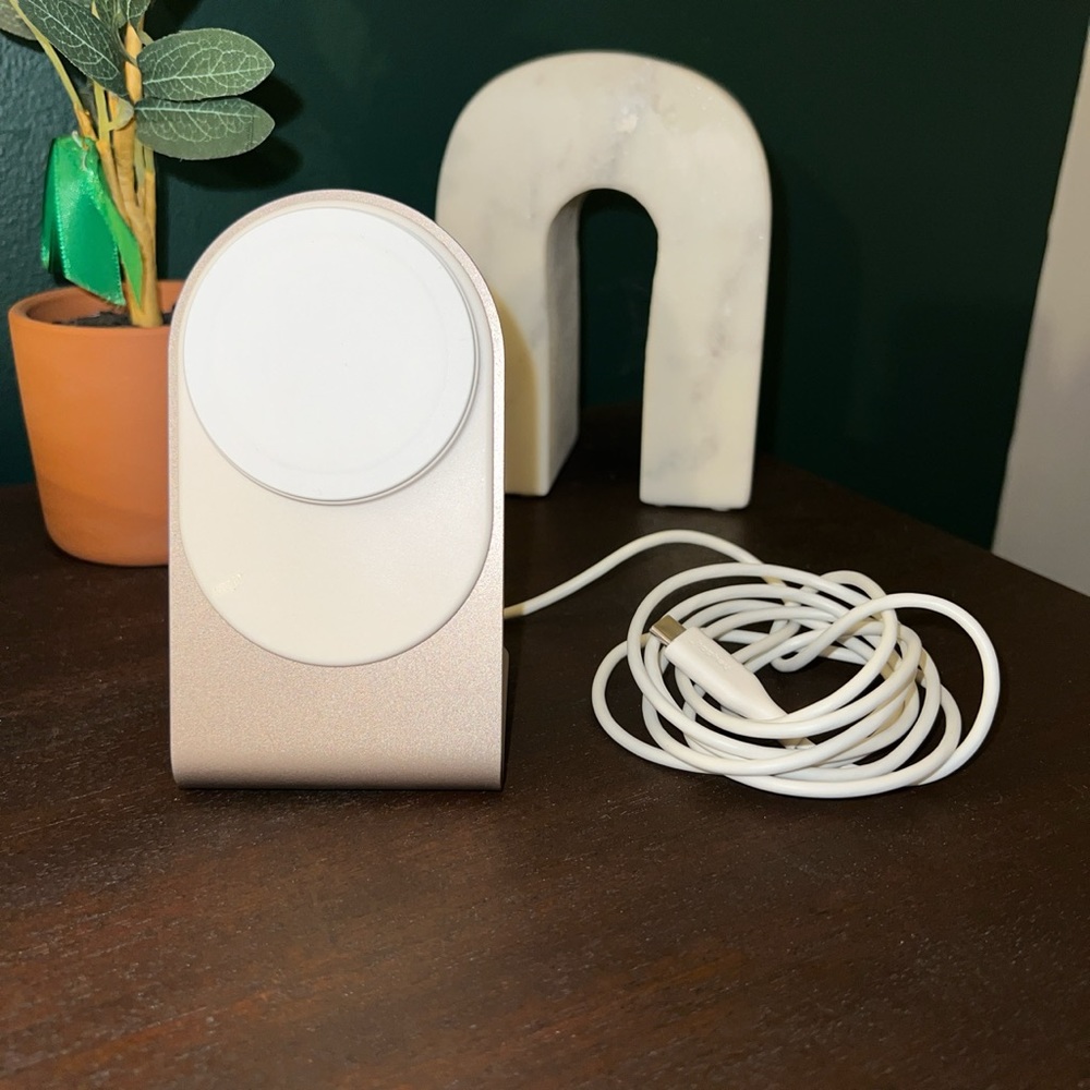 Heyday MagSafe wireless charger